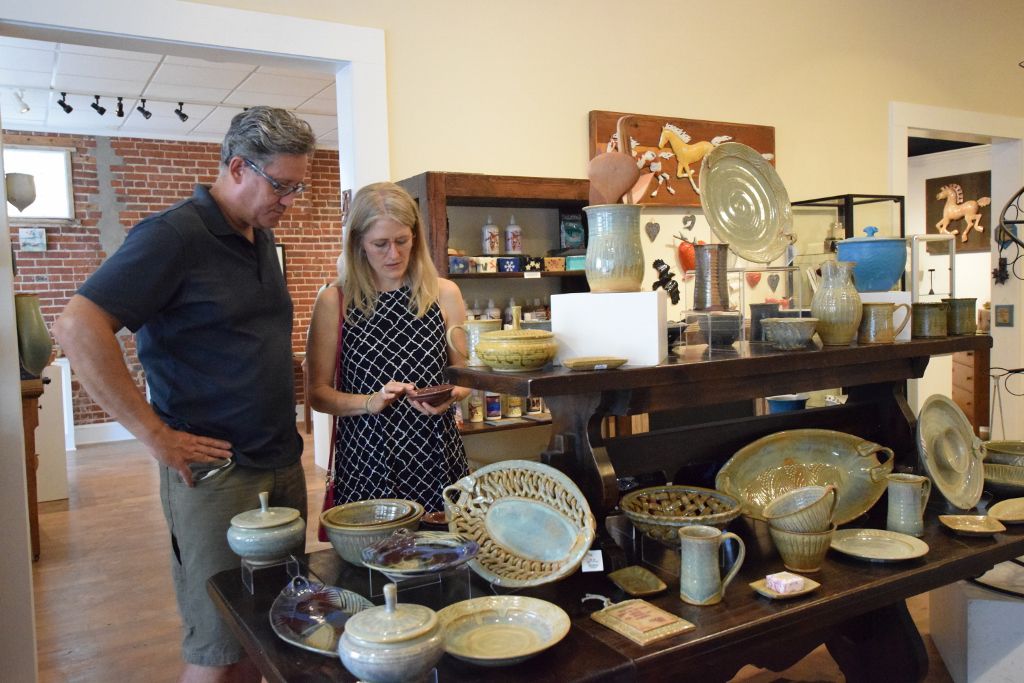 7-2019 art crawl 043 (1024x683).jpg